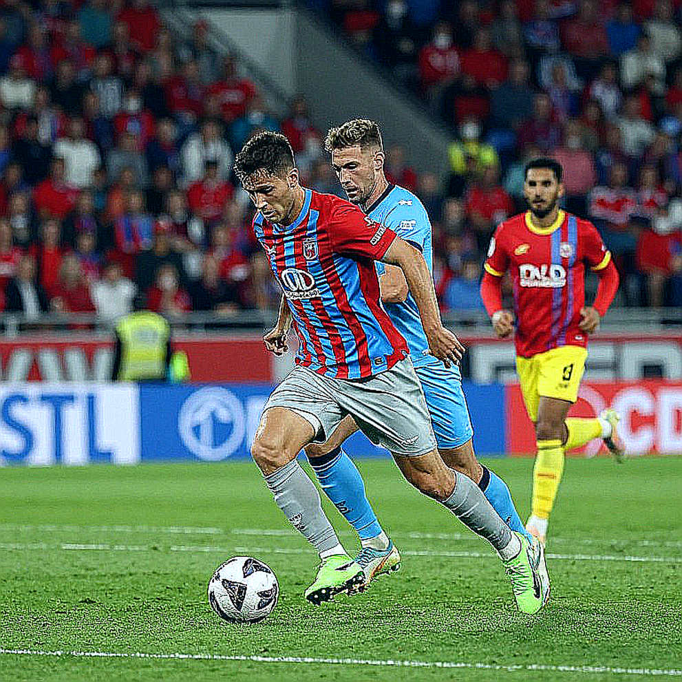 Hanoi FC and the 40 minutes behind a locked dressing-room door: when Kewell must mend a crack from within Hanoi FC and the 40 minutes behind a locked dressing-room door: when Kewell must mend a crack from within